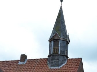 Kirche mit Kirchturm