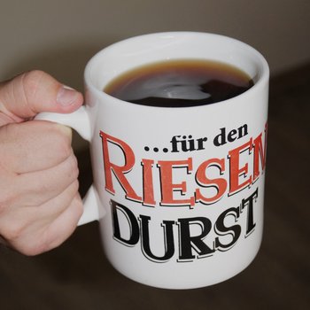 Tasse mit Aufschrift: "Für den riesen Durst"