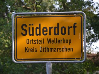 Ortseingangsschild Süderdorf